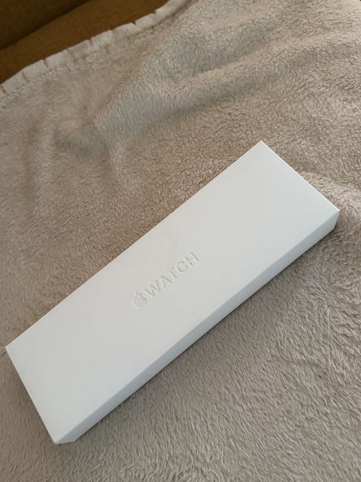 Apple Watch 11 Gold Titanium stan idealny, dodatki 500 zl Etui, paski