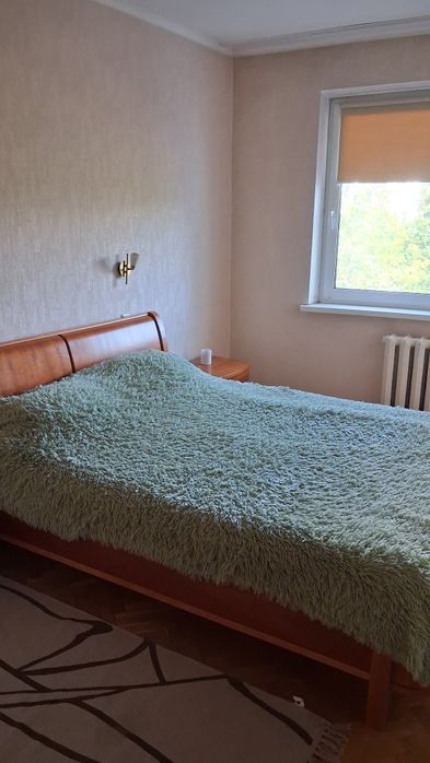 Долгосрочно сдается 2-х комн.кв. М"Дарница"