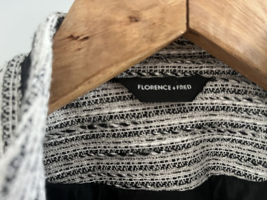 Szara marynarka ze stójką