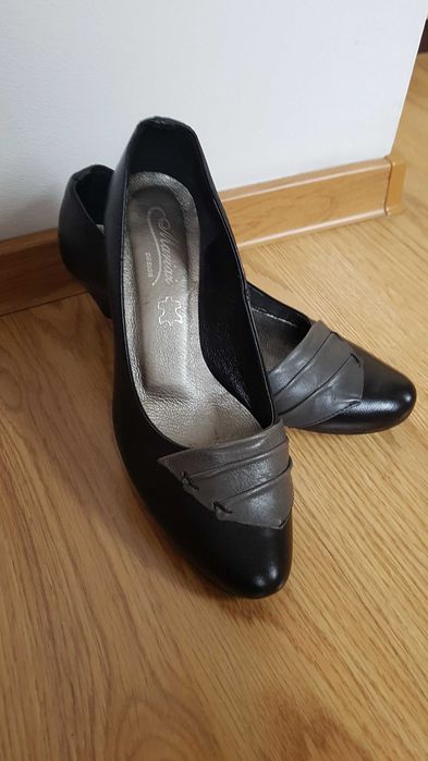 Czółenka skóra naturalna  roz. 39