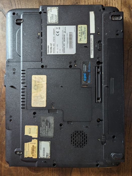 Portátil Toshiba Tecra A7