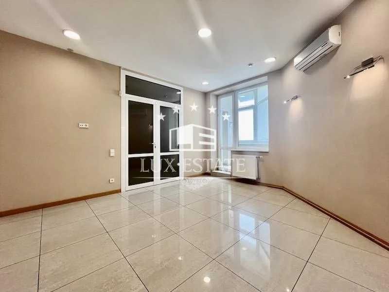 Продажа помещения 215 м2 пер. Лопатиский, метро Коституции