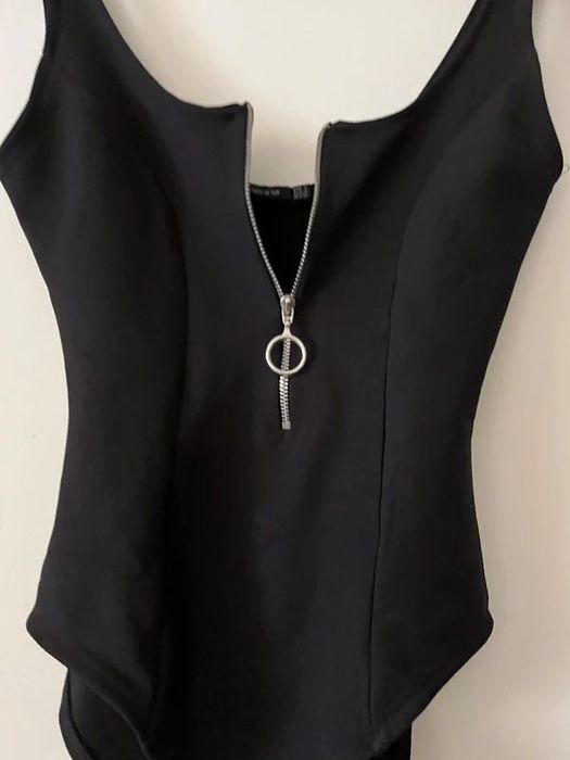 Body preto com fecho da Stradivarius