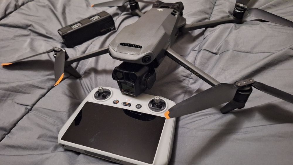 Квадрокоптер DJI Mavic 3 pro