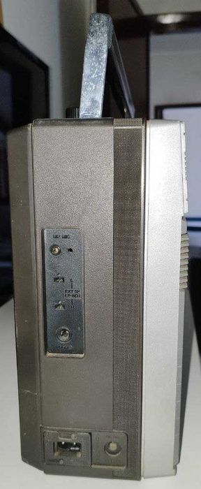 Radio Vintage Sharp GF-6060 FM SW MW LW