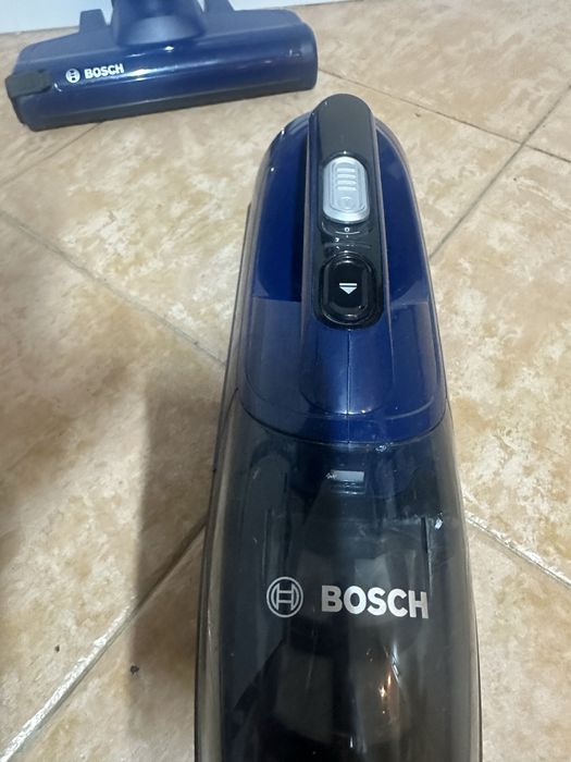 Aspirador vertical BOSCH