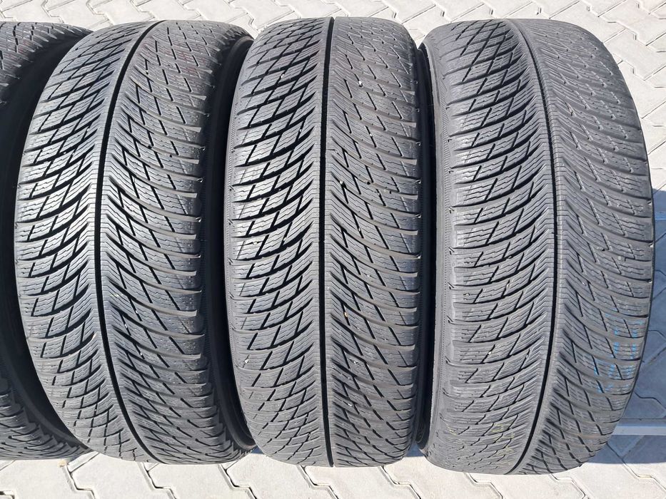Резина зимова, 7.7мм, Michelin Pilot Alpin 5 SUV 235\55 R19 (арт.16599)