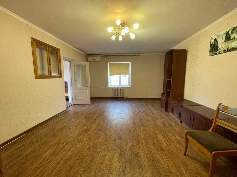 Здається 2 поверх будинок 400 м2 3 рівні, гараж,підвал Ракетне Урочище