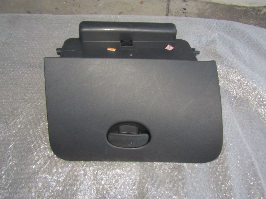 Porta luvas Citroen C3 ano 2003 a 2009 usado em bom estado