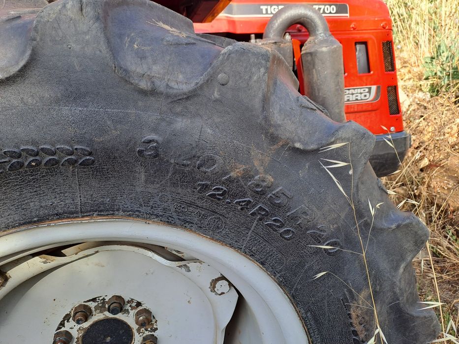 Pneus agricolas em bom estado