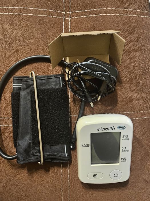 Ciśnieniomierz Microlife, naramienny, na gwarancji.