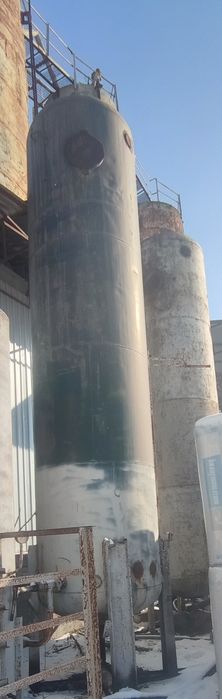 Воздушный ресивер (воздухосборник,повітрозбірник) 10 м.куб. 8 атм. 
16