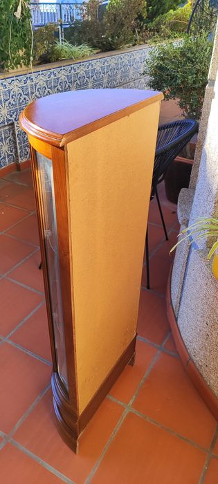 Cristaleira com vidro