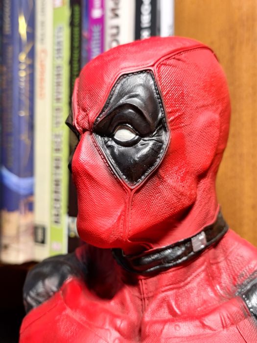 Коллекционная бюст-статуэтка Deadpool 1/3