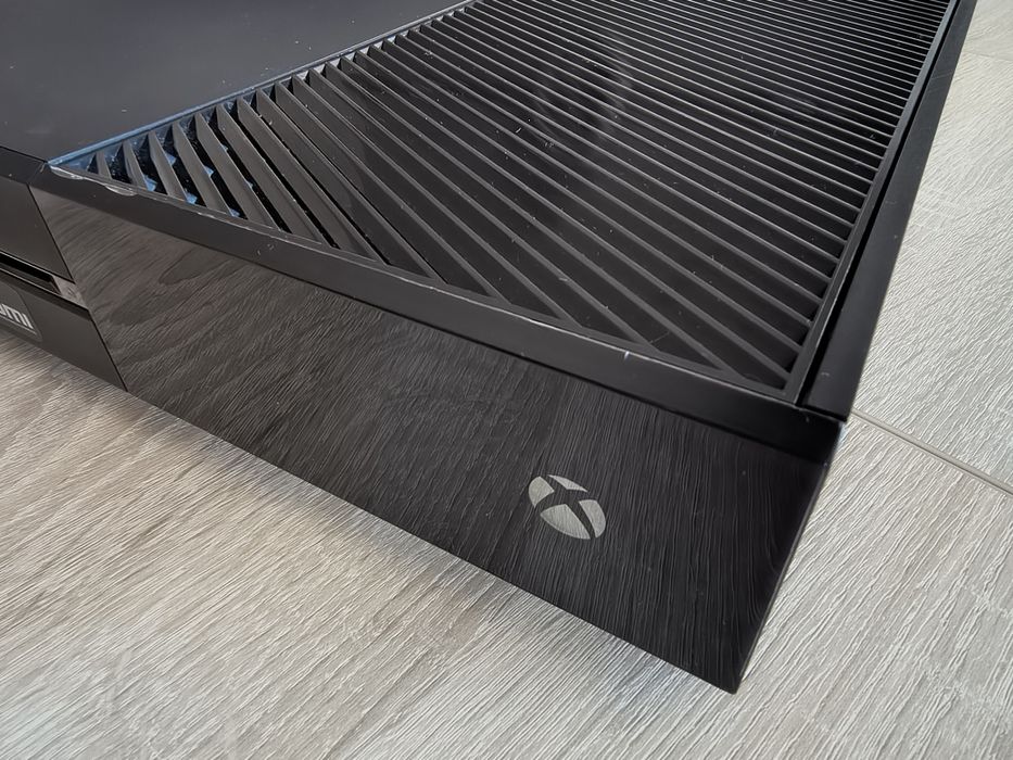 Xbox One (model 1540) Dysk 500GB + Kontroler