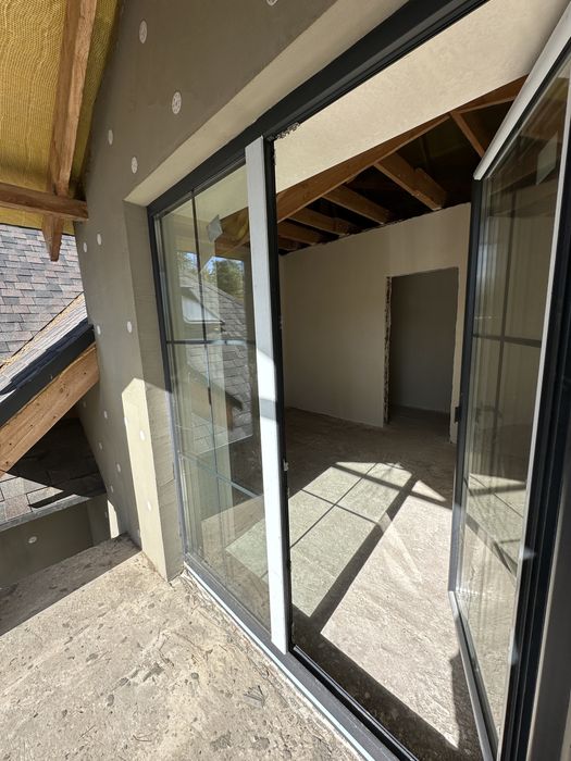 Продаж будинку в Стоянці, 245 м2 з гаражем та соснами на ділянці