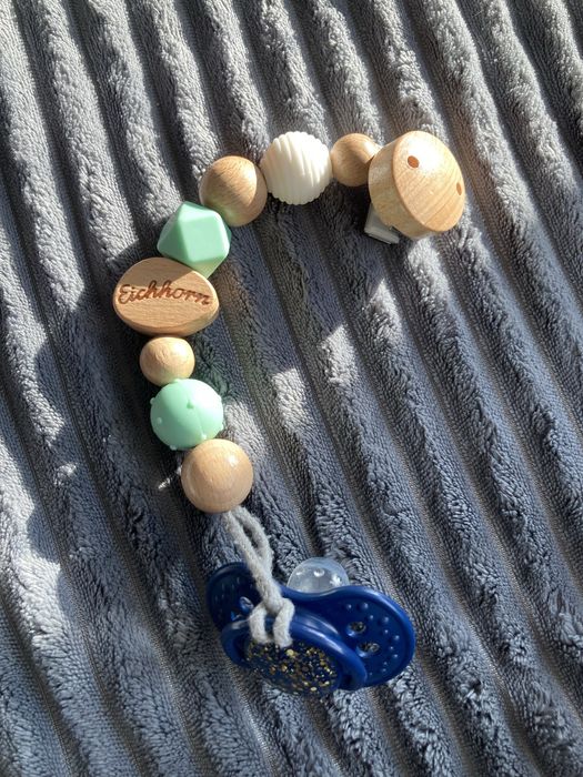 Zawieszka drewniana do smoczka