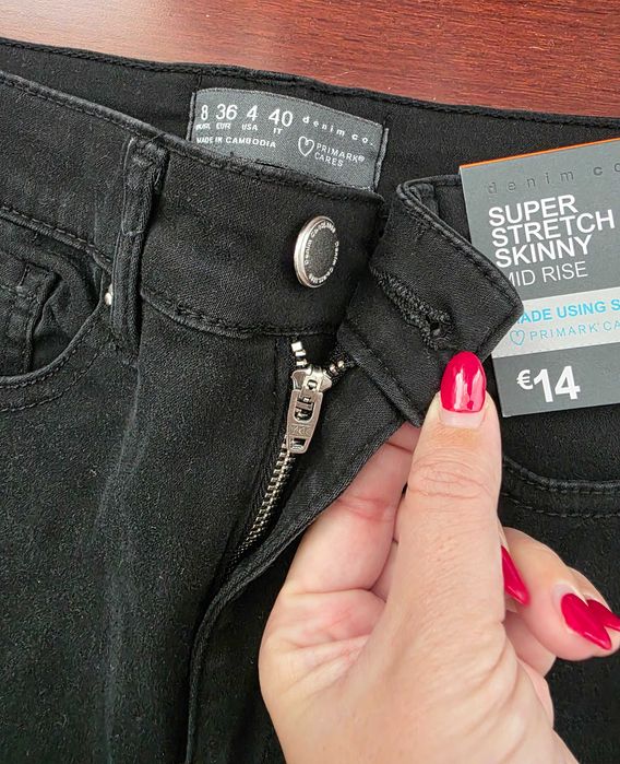 NOVAS com etiqueta | Calças de ganga pretas skinny, tamanho 36