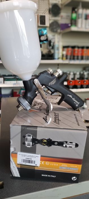 Pistolet lakierniczy Iwata 1.2 AZ4 Impact Junior +2 kubki