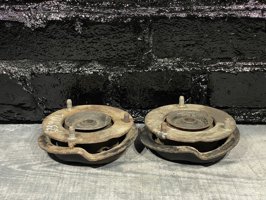 Опорнік Bmw E34