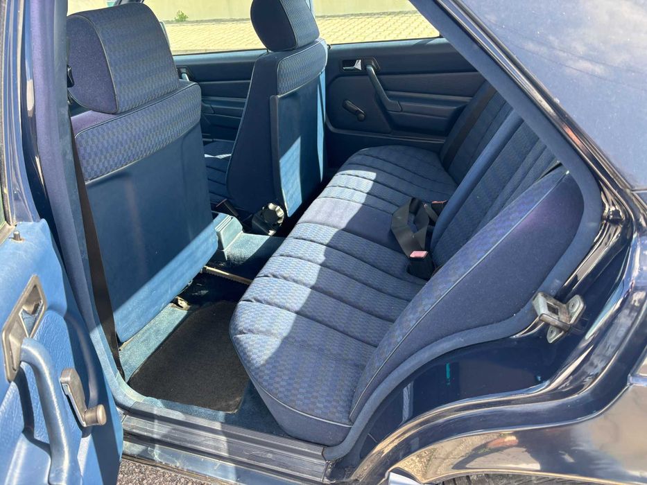 Mercedes 190 E   139000 kms Nacional