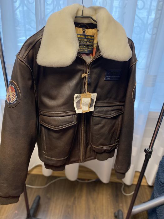 Куртка жкіряна у дуже гарному стані . Розмір 48-50