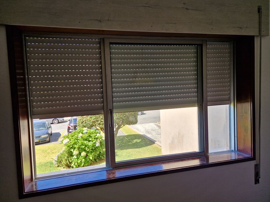 4 Janelas de aluminio para reciclar levantar em obra Viana do Castelo