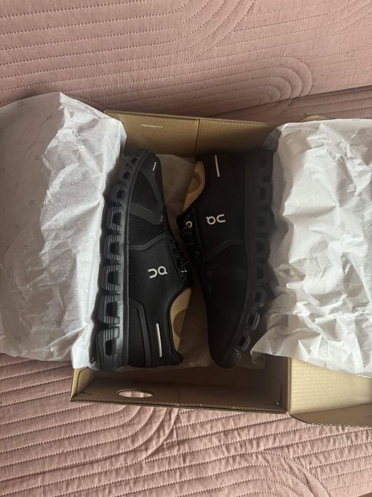 On Cloud 6 | Black