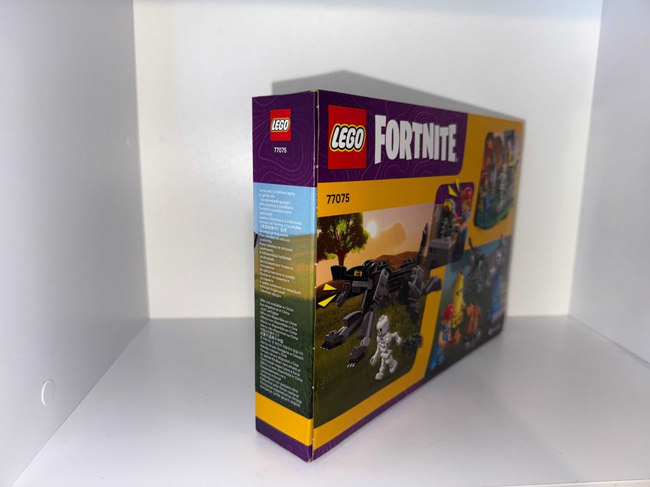 S0021. Zestaw LEGO Fortnite 77075-1 Peely & Sparkplug's Camp