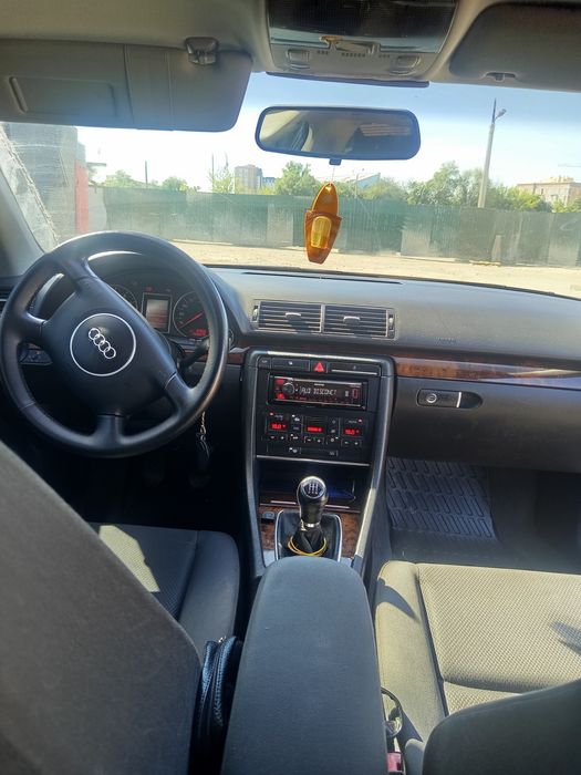 Автомобіль ауді а4