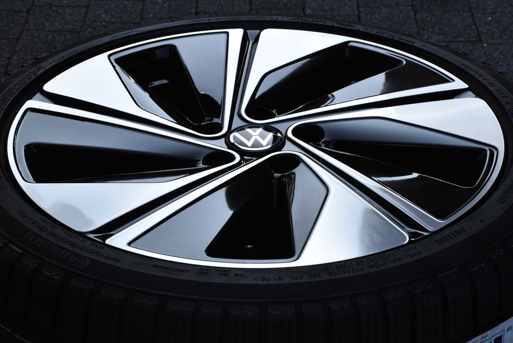 Nowe koła zimowe OEM Skoda Octavia MK3 III 3E VRS 18" Conti 2025