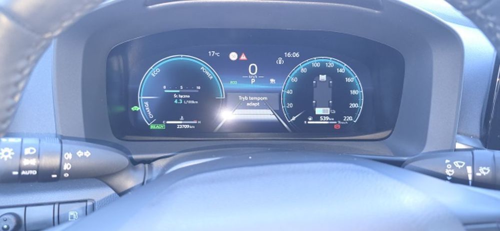 Toyota C-HR Toyota C-HR Comfort1.8 Hybrid 2024 – Salon Polska przebieg 23.800km