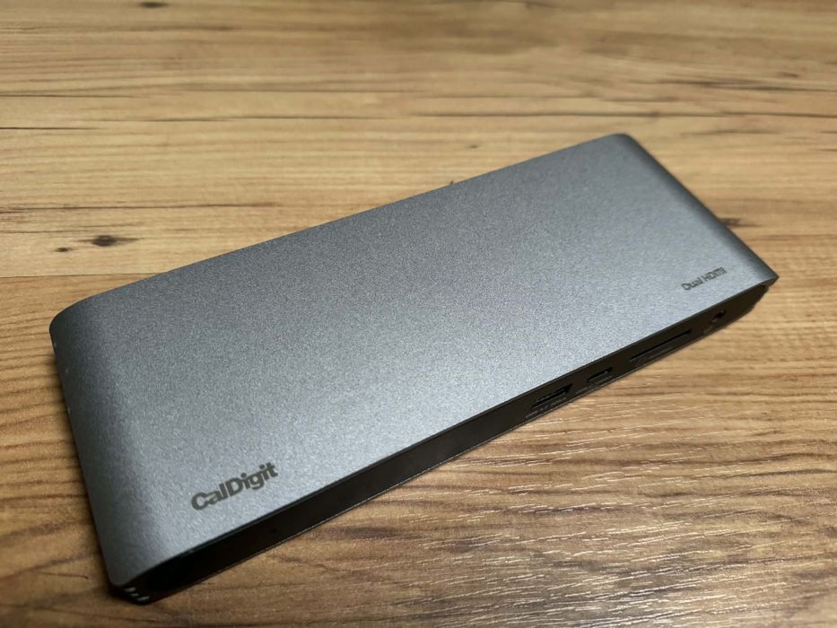 Stacja dokująca CalDigit USB-C  / Thunderbolt 3  | HDMI 4K
Po podłącz