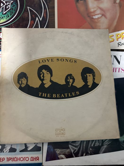 Платівки elvis presley, queen та інші