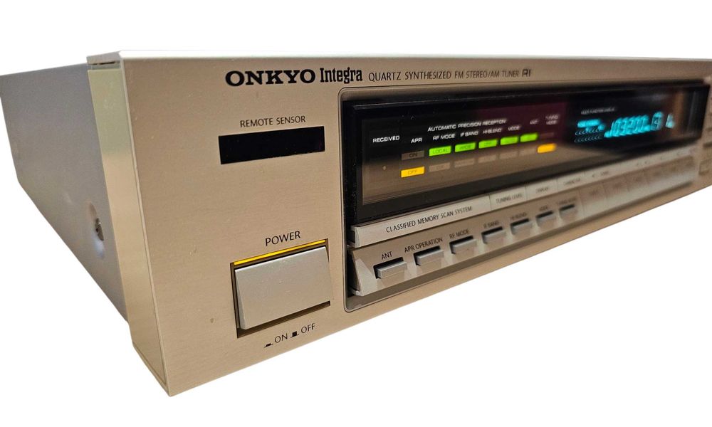 Tuner ONKYO INTEGRA T-4670 Pilot