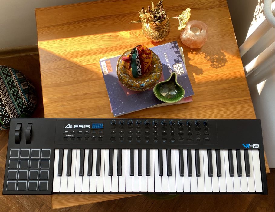 MIDI Keyboard Alesis VI49
