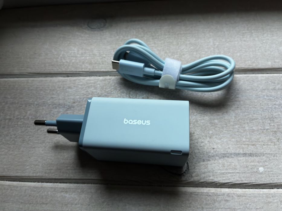 Зарядний пристрій Baseus 65W з 4 портами та кабелем Type-C 1м