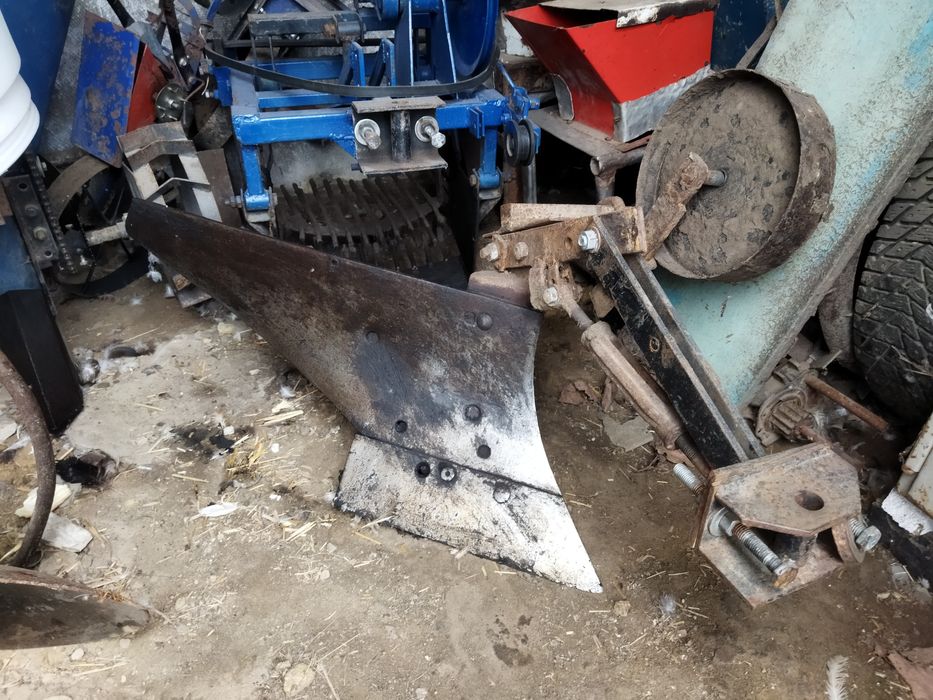 Плуг для мотоблока