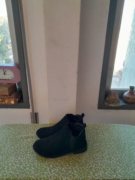 Vendo Botas de Senhora INEXTENSO muito bonitas como novas
