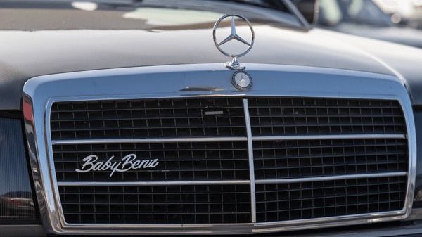 Продам шильдик мерседес w201