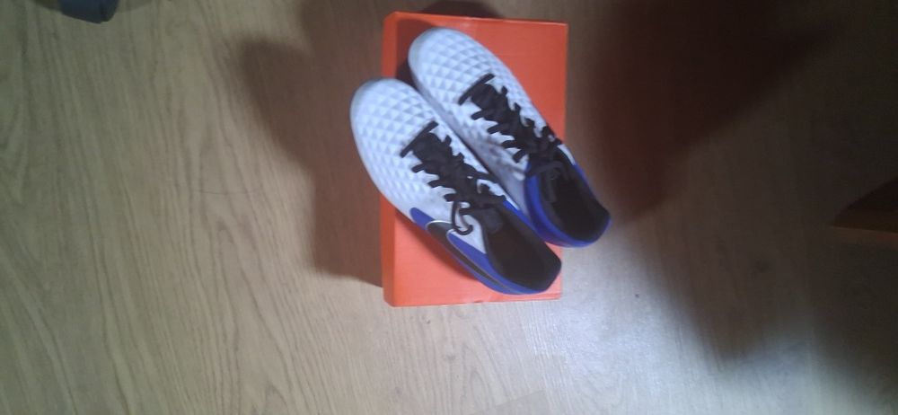 Chuteiras Nike Tiempo Legend 8 Club Fg/Mg