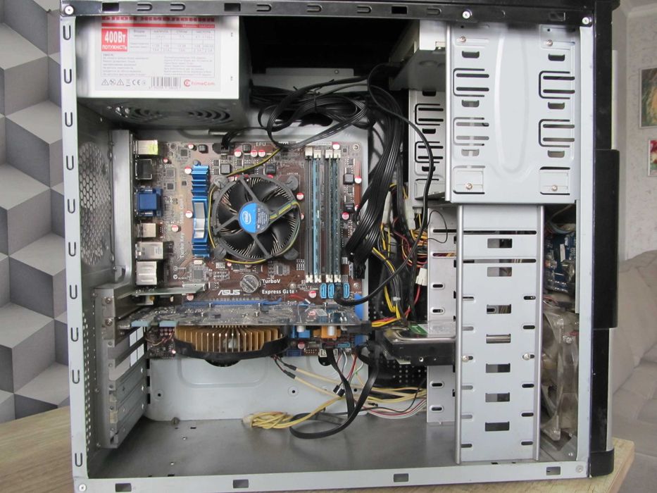 Компютер в хорошому робочому стані.