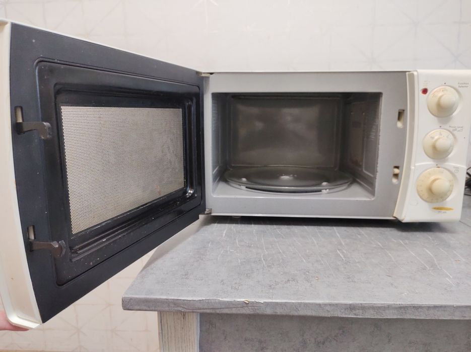 Микроволновка DeLonghi