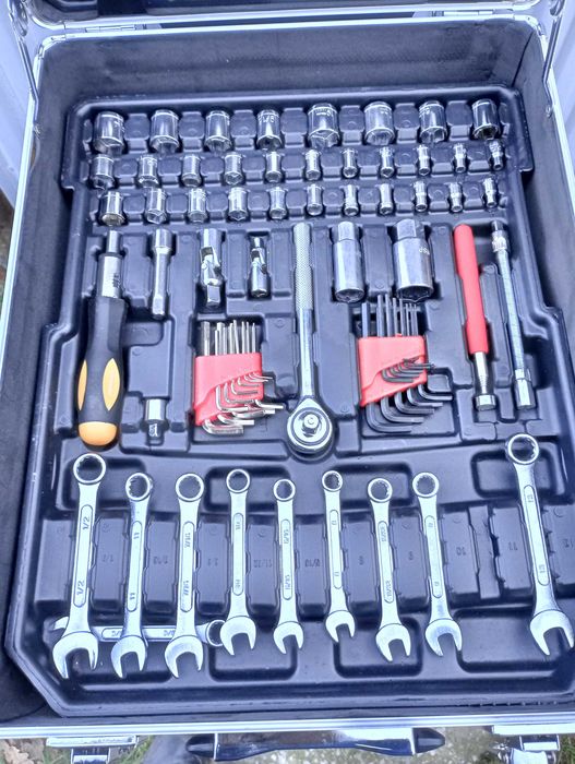 Walizka narzędziowa Riwall