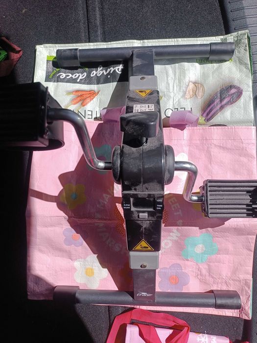 Pedais para exercícios de pernas