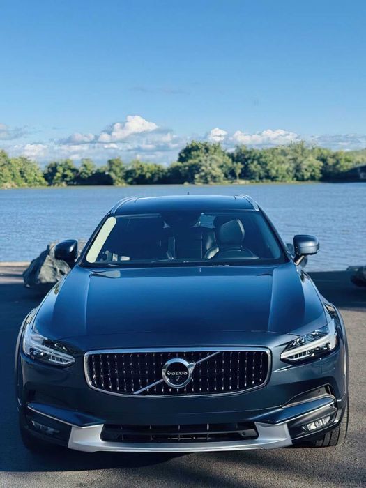 Volvo V90 Cross Country T5      2018