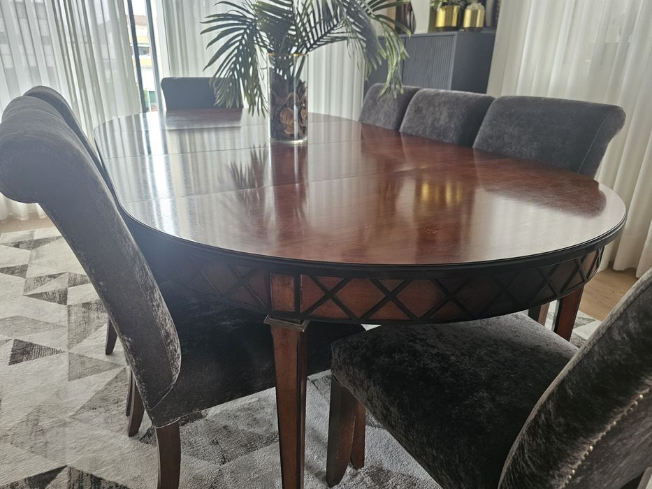 Mesa em madeira de cerejeira massiça e pormenores em bronze