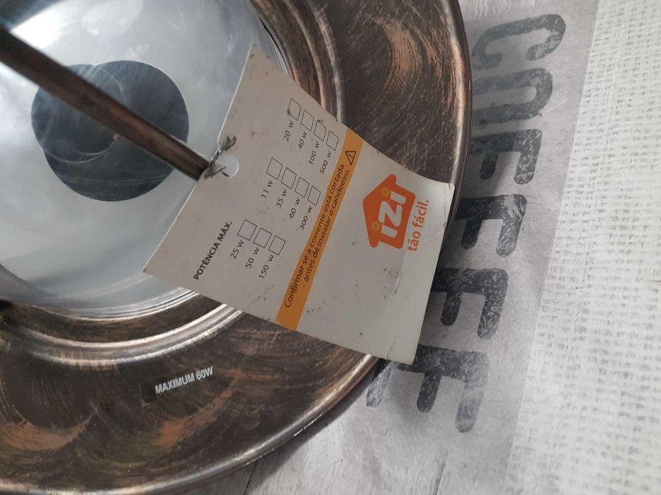 Candeeiro tecto novo