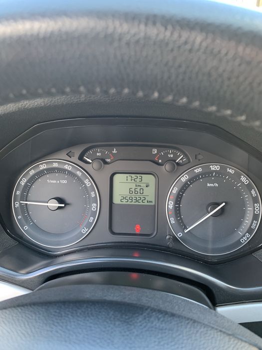 Продам Skoda Octavia 1,6 mpi