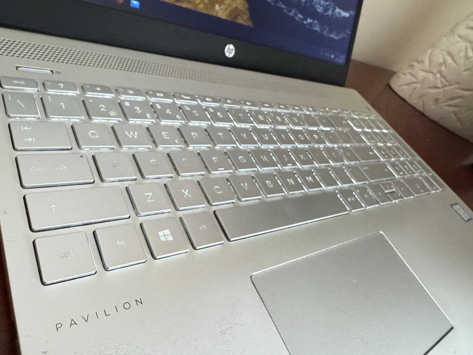 HP Pavilion 15-ck00np 15.6"/i5-8250 Quad Core/16Gb/256Gb/GeForce 940MX64550645860866121